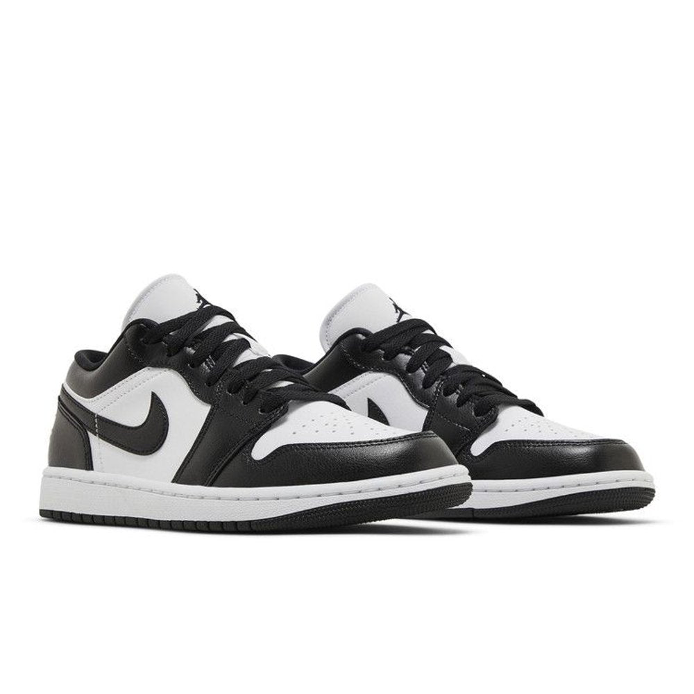 Jordan 1 Low Panda (W) – lifestyle foto | Purekickz