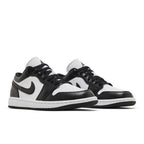 Jordan 1 Low Panda (W) – lifestyle foto | Purekickz