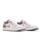 Jordan 1 Low Pastel Purple (W) – lifestyle foto | Purekickz