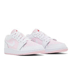 Jordan 1 Low Pink Foam Fire Red White (GS) – lifestyle foto | Purekickz