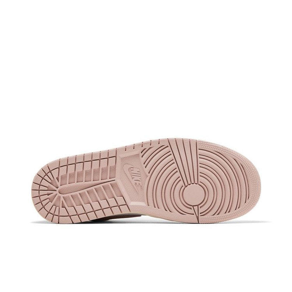 Jordan 1 Low Pink Oxford – zadní pohled | Purekickz
