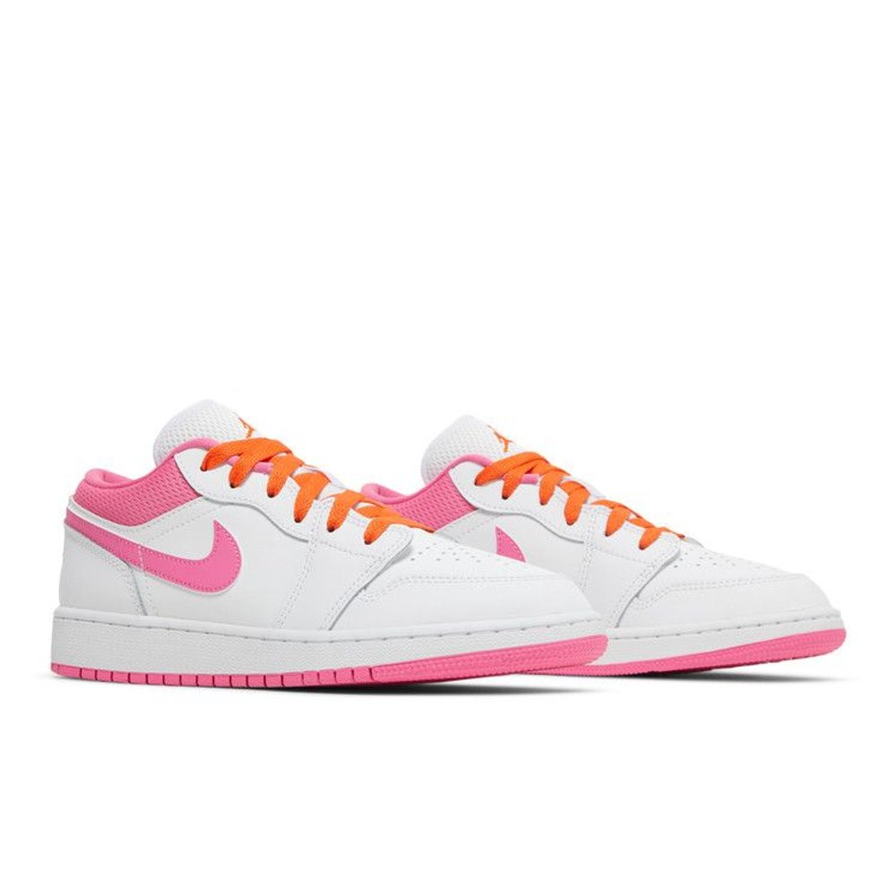 Jordan 1 Low Pinksicle Orange (GS) – lifestyle foto | Purekickz
