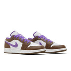 Jordan 1 Low Purple Mocha (GS) – lifestyle foto | Purekickz
