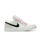 Jordan 1 Low SE Barely Green – boční pohled | Purekickz
