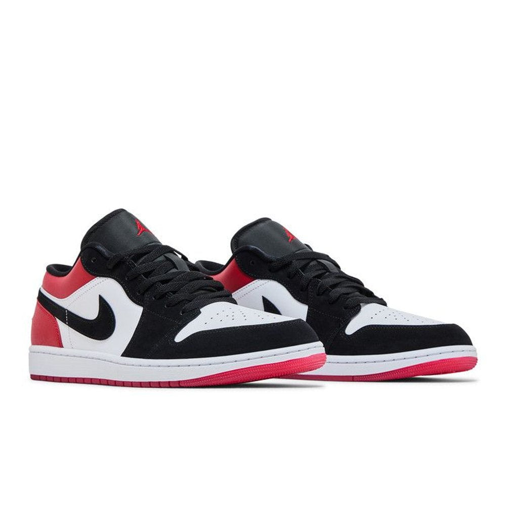 Jordan 1 Low SE Black Toe (2025) – lifestyle foto | Purekickz