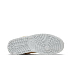Jordan 1 Low SE Celestial Gold (W) – zadní pohled | Purekickz