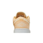 Jordan 1 Low SE Celestial Gold (W) – detail materiálu | Purekickz