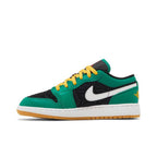 Jordan 1 Low SE Holiday Special (2022) (GS) – hlavní pohled | Purekickz