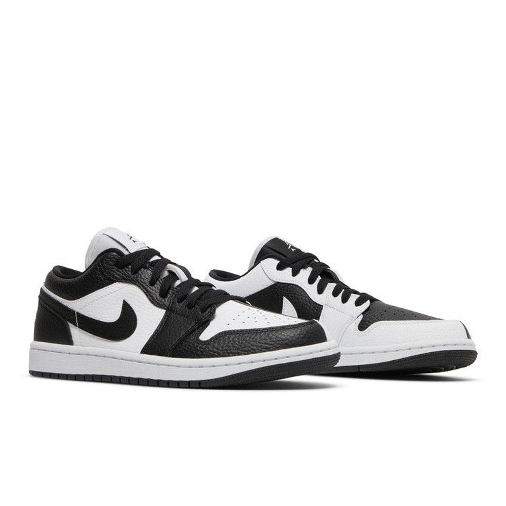 Jordan 1 Low SE Homage Split White Black (W) – lifestyle foto | Purekickz