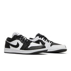 Jordan 1 Low SE Homage Split White Black (W) – lifestyle foto | Purekickz