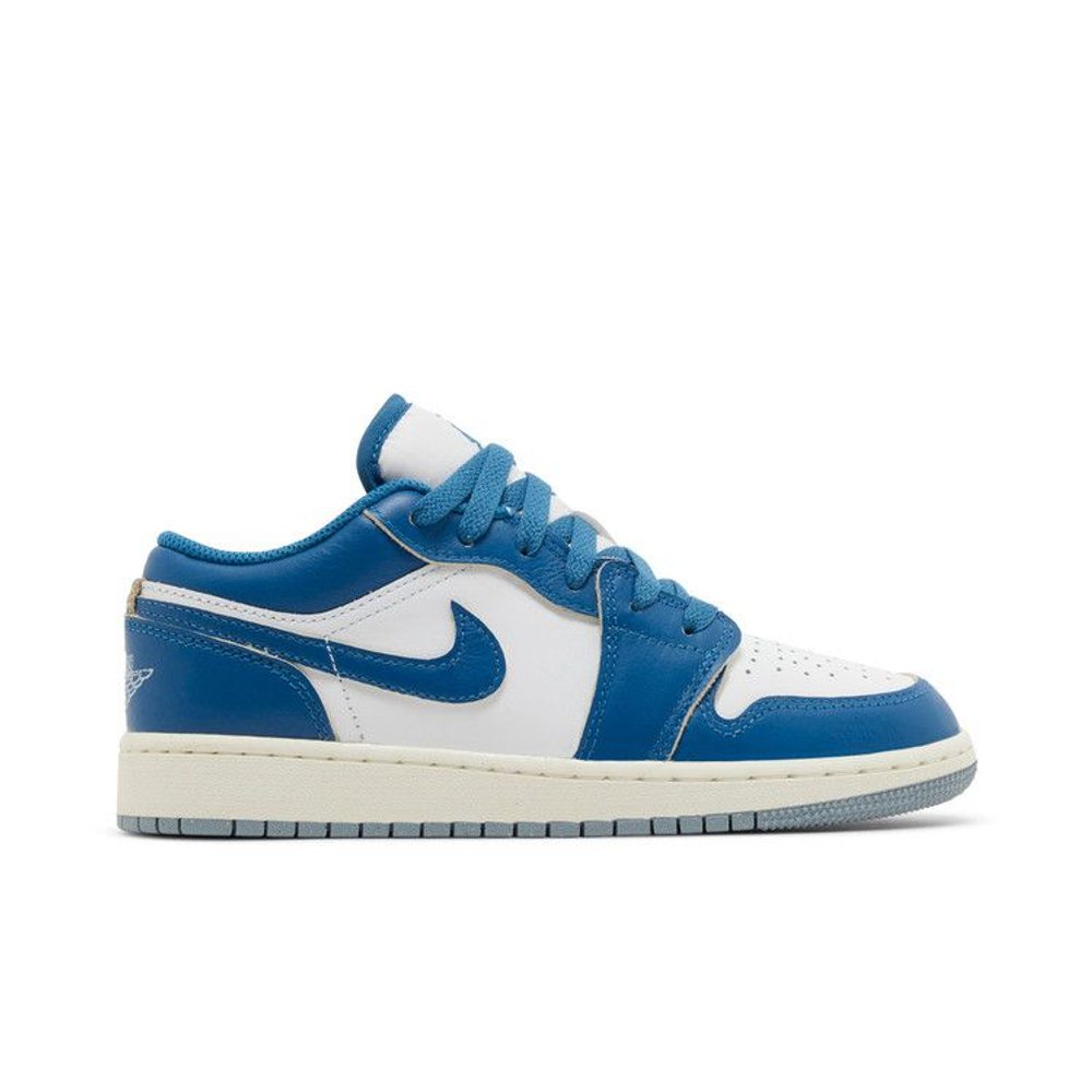 Jordan 1 Low SE Industrial Blue (GS) – boční pohled | Purekickz