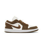 Jordan 1 Low SE Light Olive (Women's) – boční pohled | Purekickz