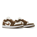 Jordan 1 Low SE Light Olive (Women's) – lifestyle foto | Purekickz