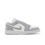 Jordan 1 Low SE Light Steel Grey (W) – boční pohled | Purekickz