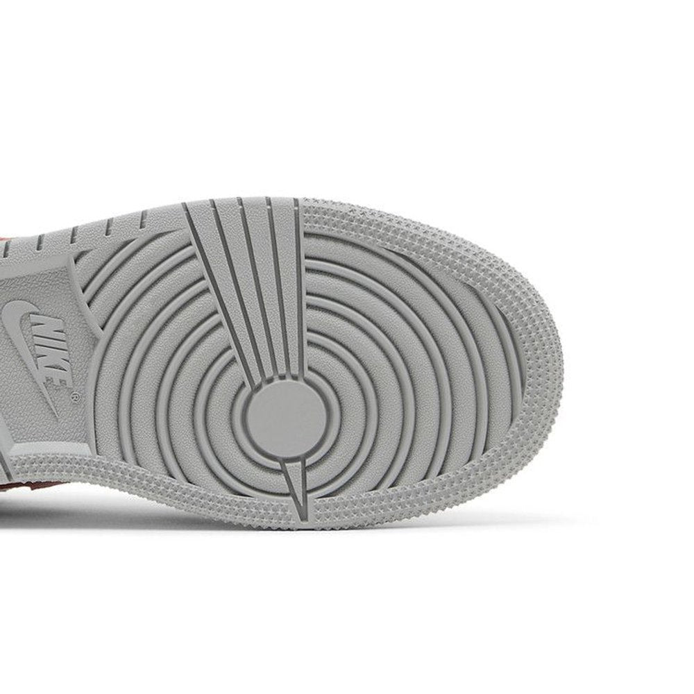 Jordan 1 Low SE Smoke Grey Gym Red (GS) – pohled shora | Purekickz