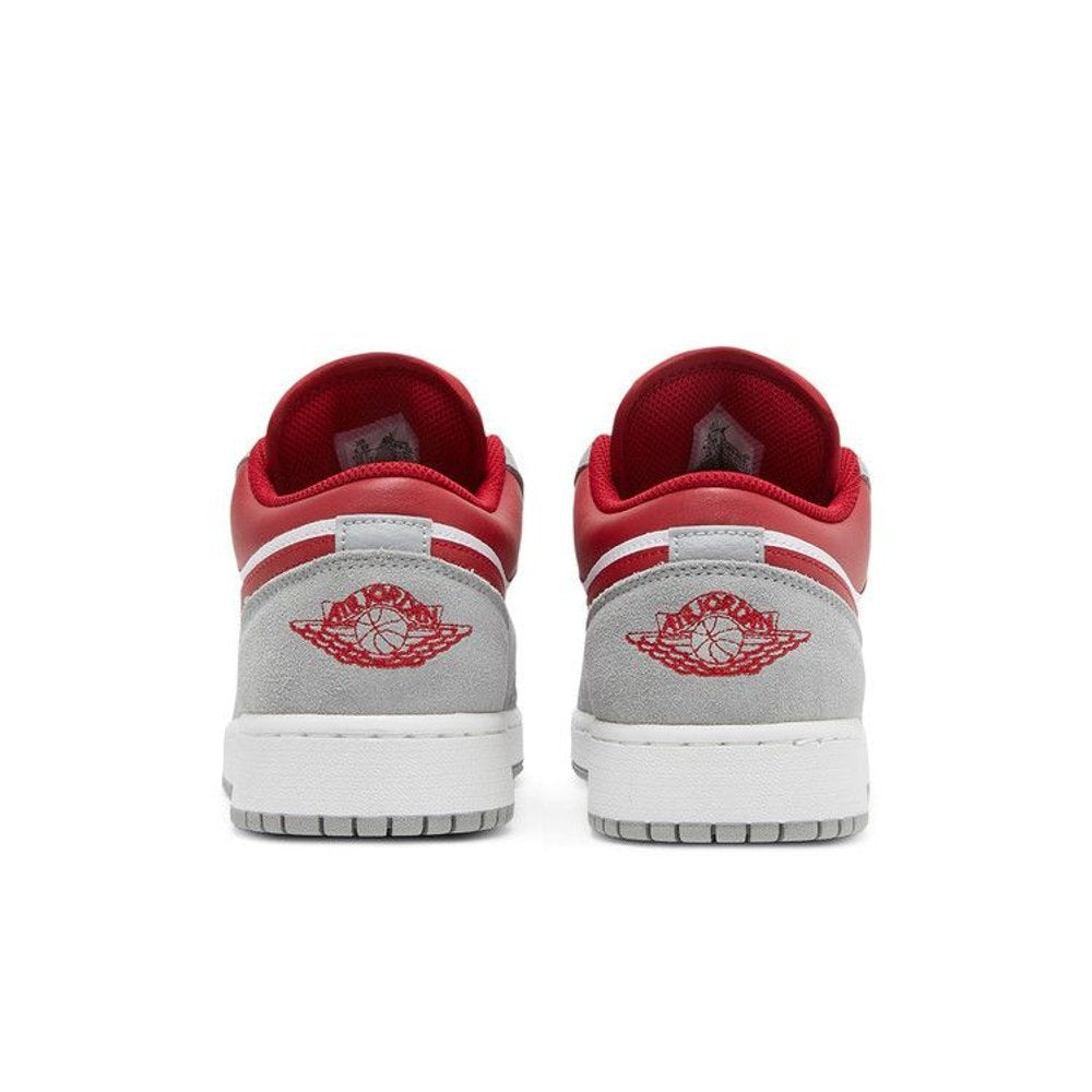 Jordan 1 Low SE Smoke Grey Gym Red (GS) – podrážka | Purekickz