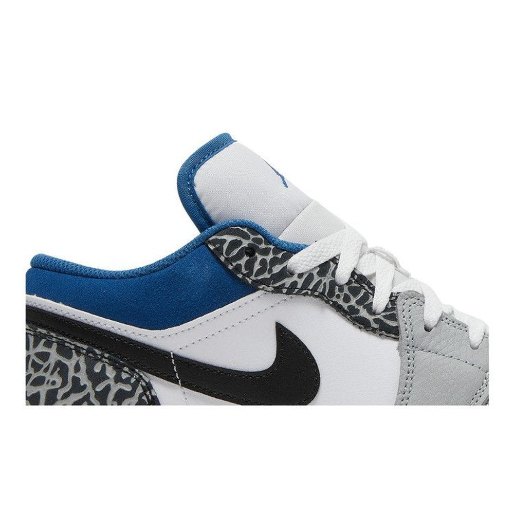 Jordan 1 Low SE True Blue (GS) – detail | Purekickz