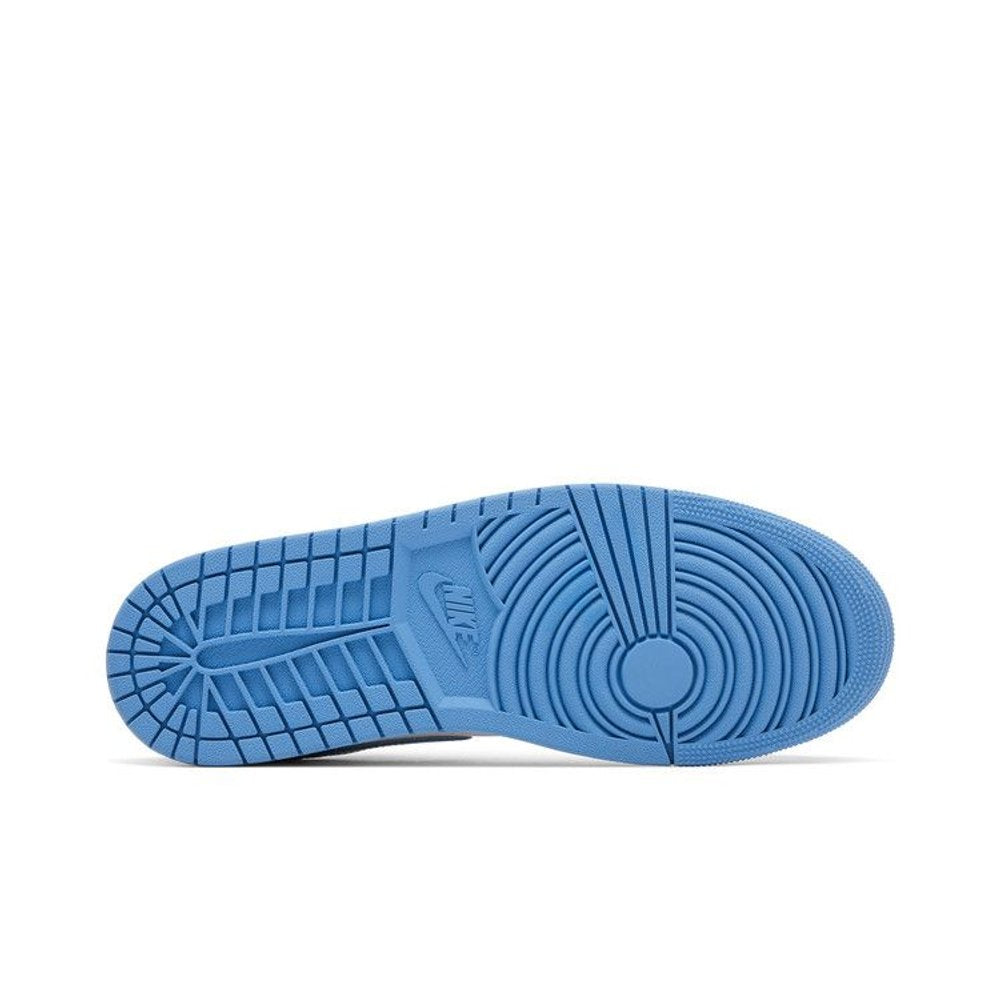 Jordan 1 Low SE White Legend Blue – zadní pohled | Purekickz