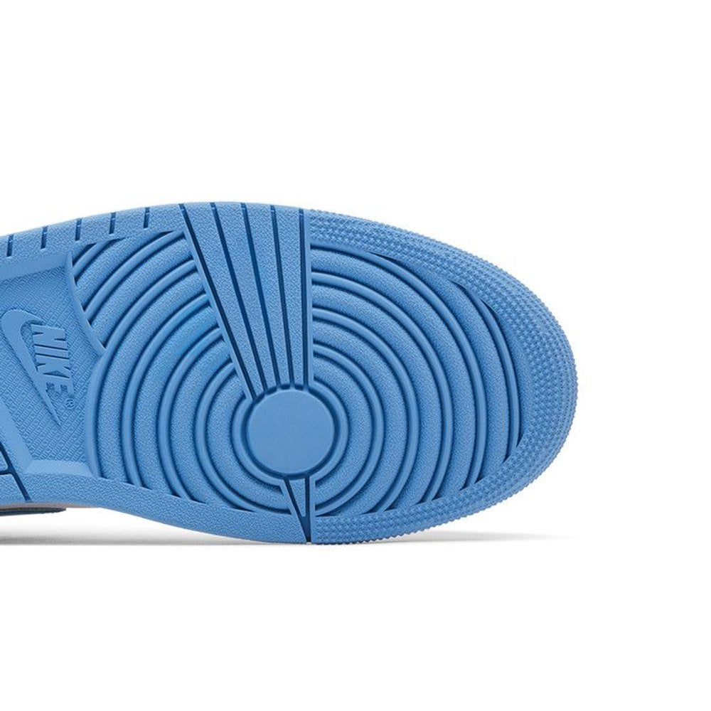 Jordan 1 Low SE White Legend Blue – pohled shora | Purekickz