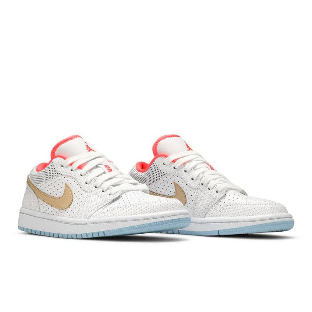 Jordan 1 Low SE White Sesame (W) – lifestyle foto | Purekickz