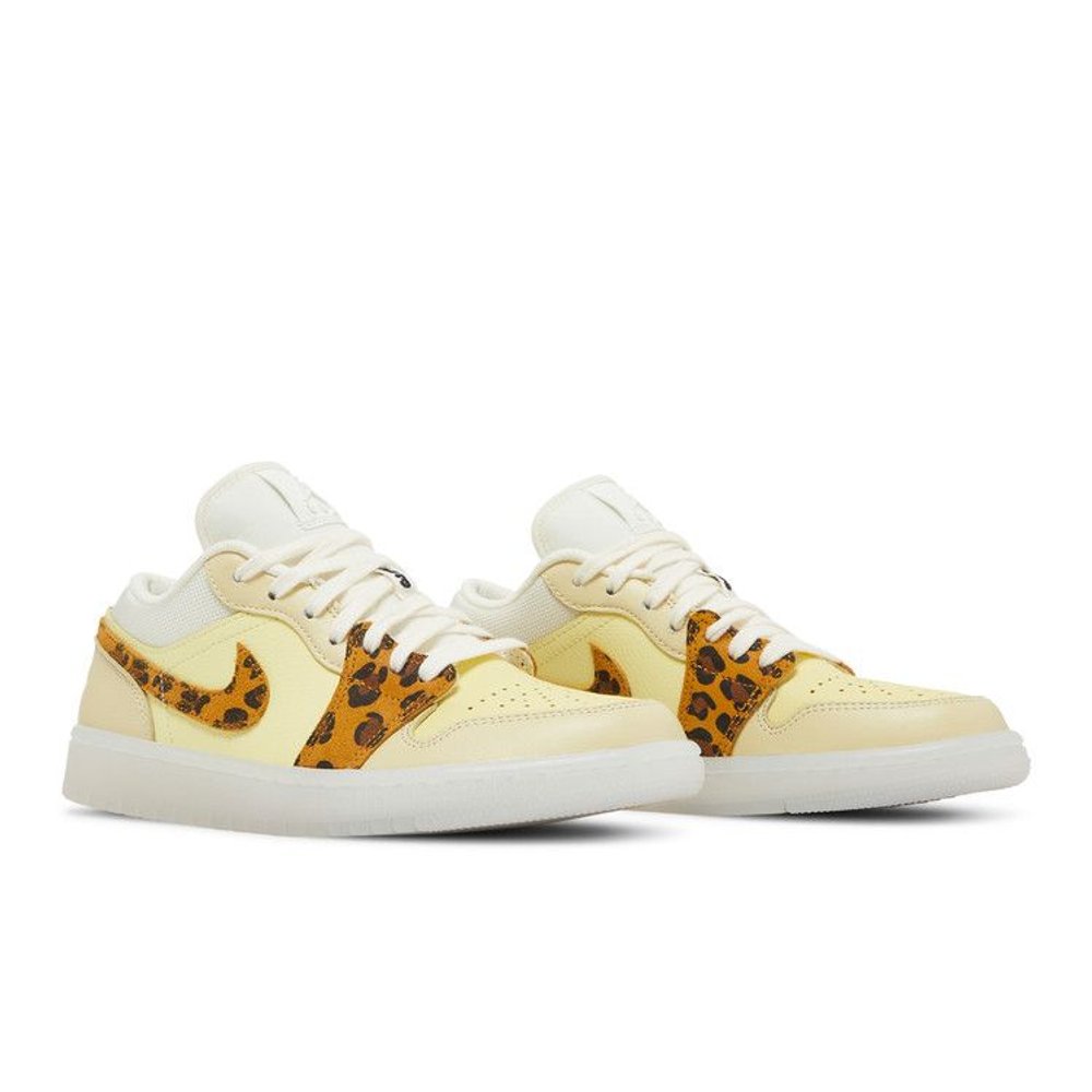 Jordan 1 Low SNKRS Day – lifestyle foto | Purekickz