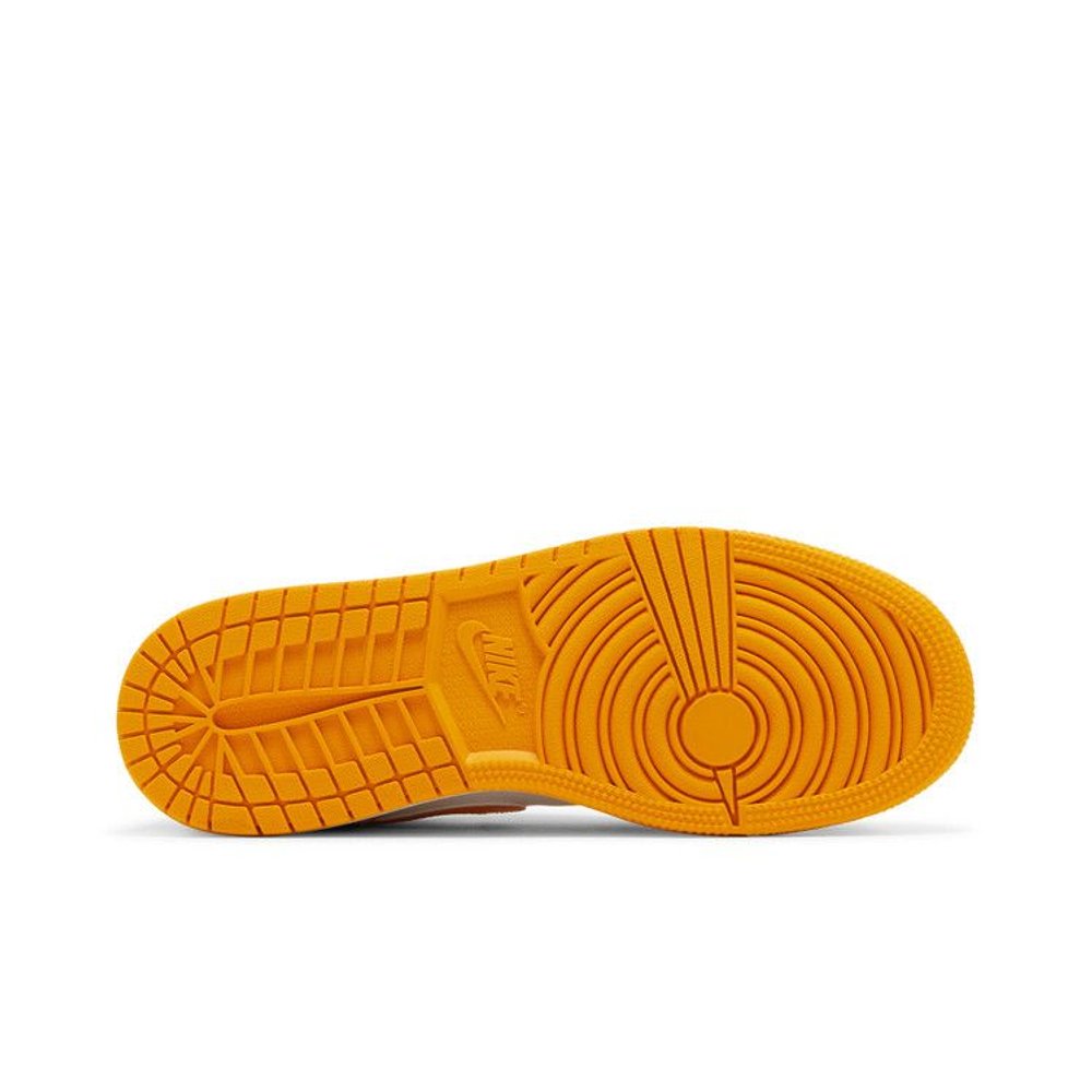 Jordan 1 Low Taxi (GS) – zadní pohled | Purekickz