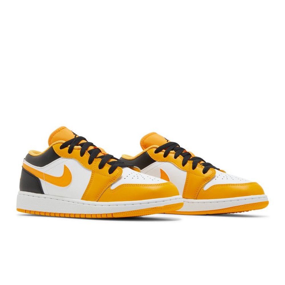 Jordan 1 Low Taxi (GS) – lifestyle foto | Purekickz