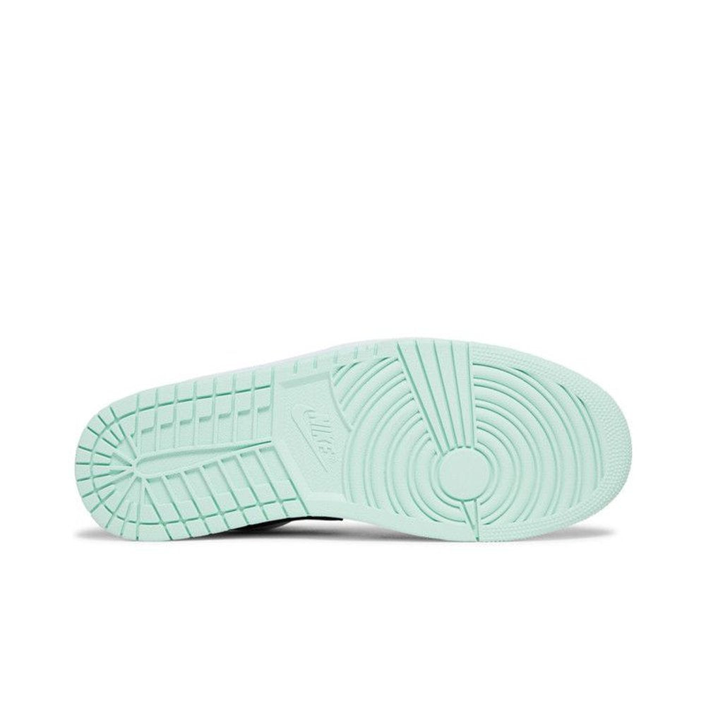 Jordan 1 Low Tie-Dye – zadní pohled | Purekickz