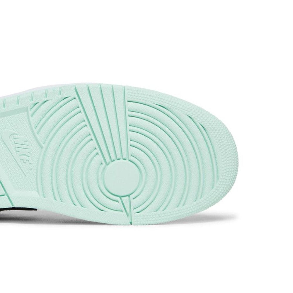 Jordan 1 Low Tie-Dye – pohled shora | Purekickz
