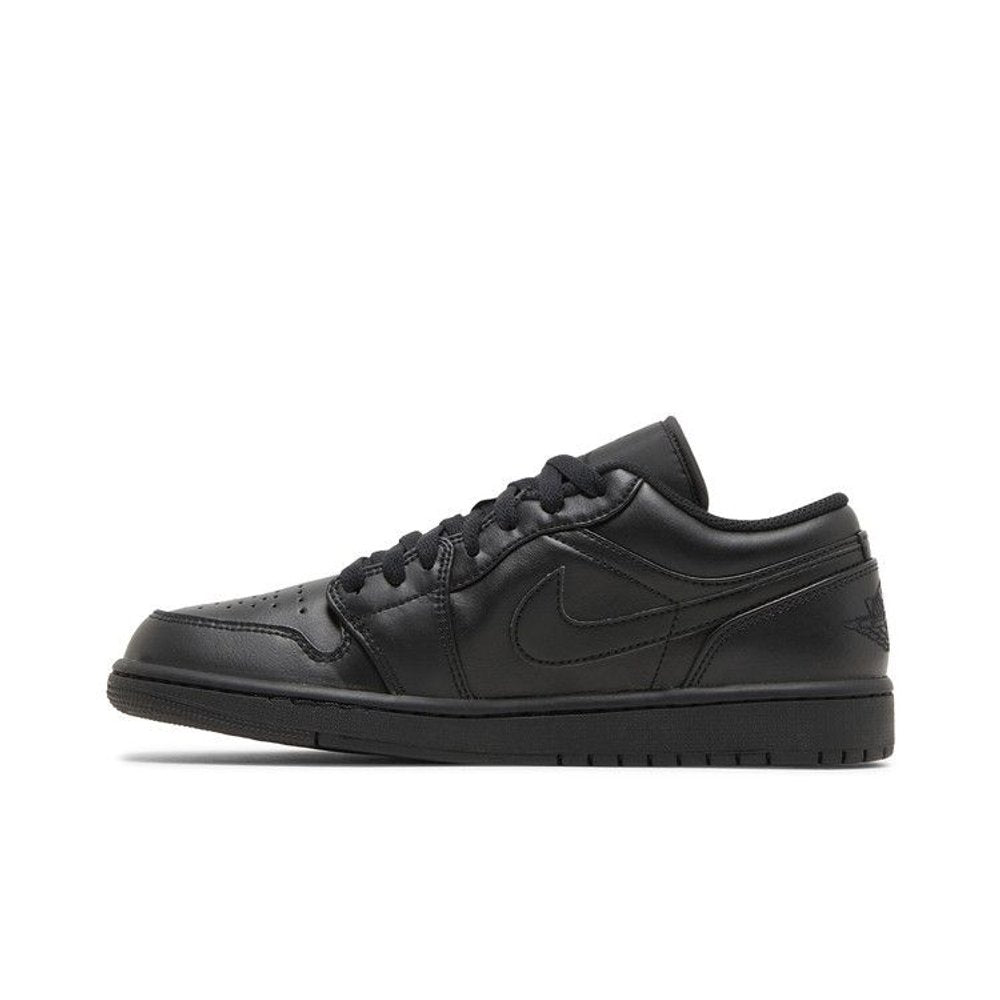 Jordan 1 Low Triple Black – hlavní pohled | Purekickz