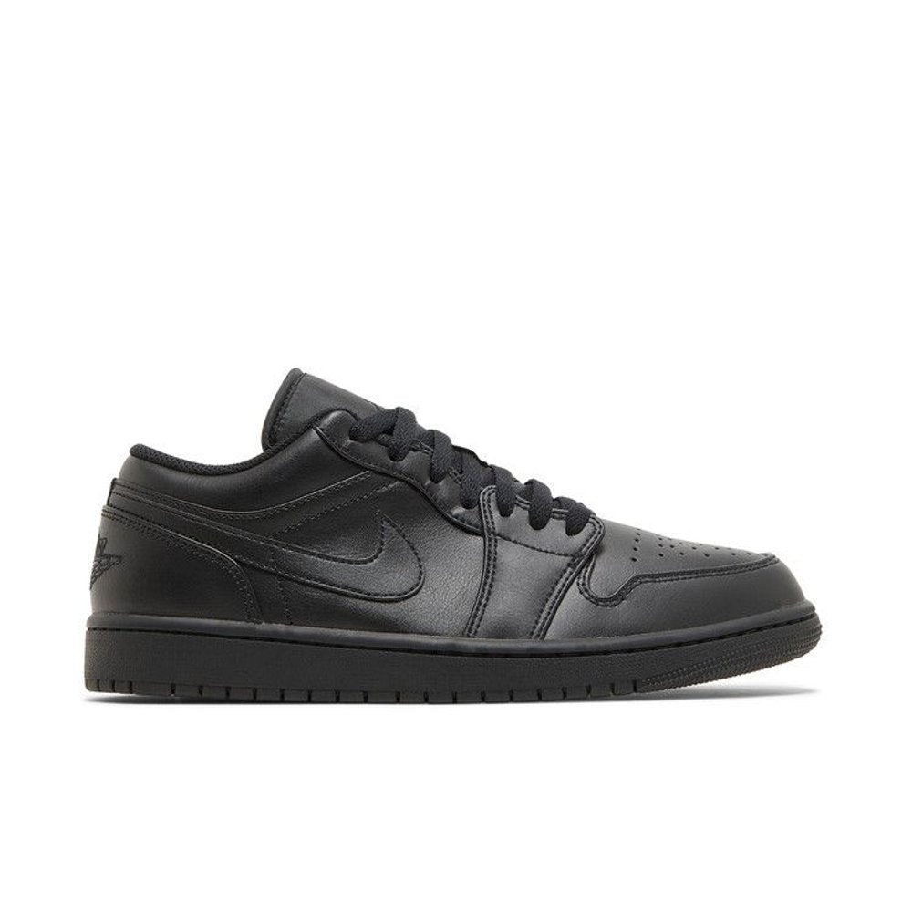 Jordan 1 Low Triple Black – boční pohled | Purekickz
