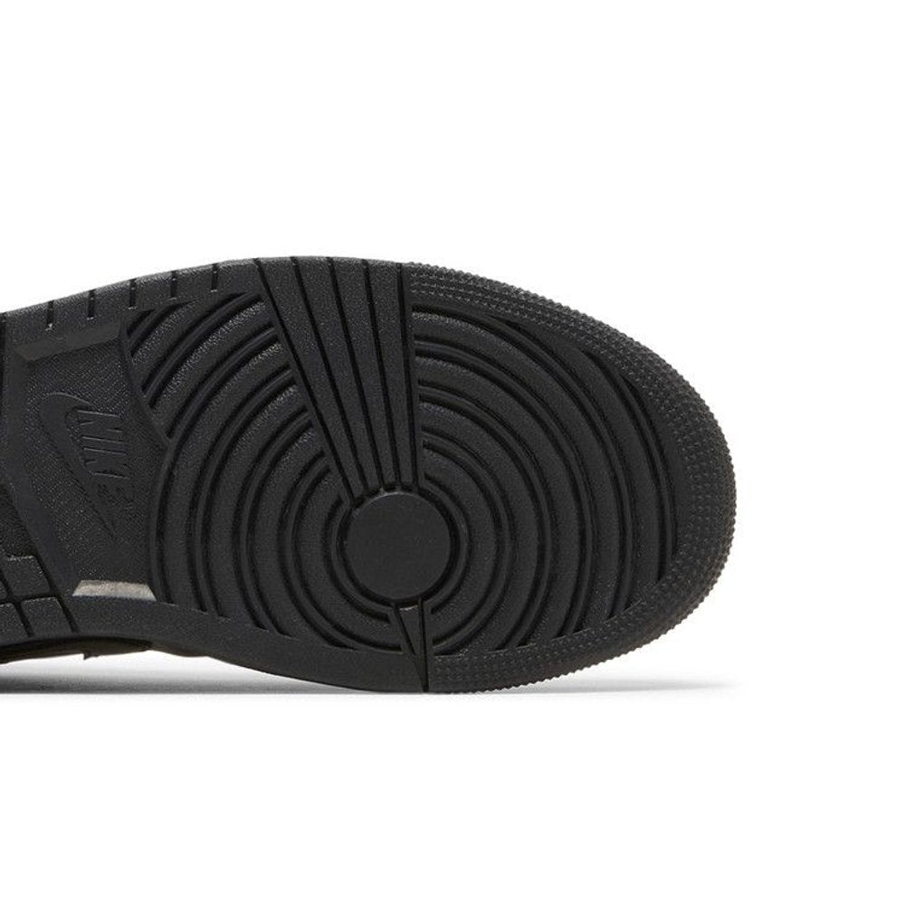Jordan 1 Low Triple Black – pohled shora | Purekickz