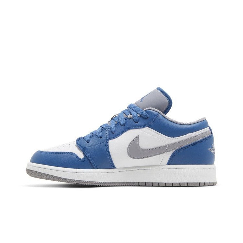 Jordan 1 Low True Blue Cement (GS) – hlavní pohled | Purekickz