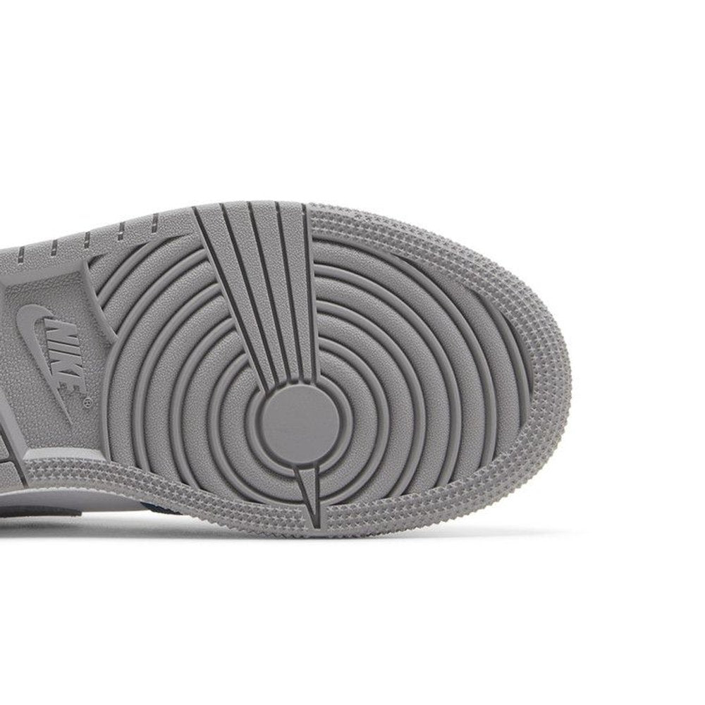 Jordan 1 Low True Blue Cement (GS) – pohled shora | Purekickz