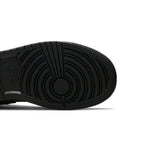 Jordan 1 Low Tumbled Leather Black (GS) – pohled shora | Purekickz