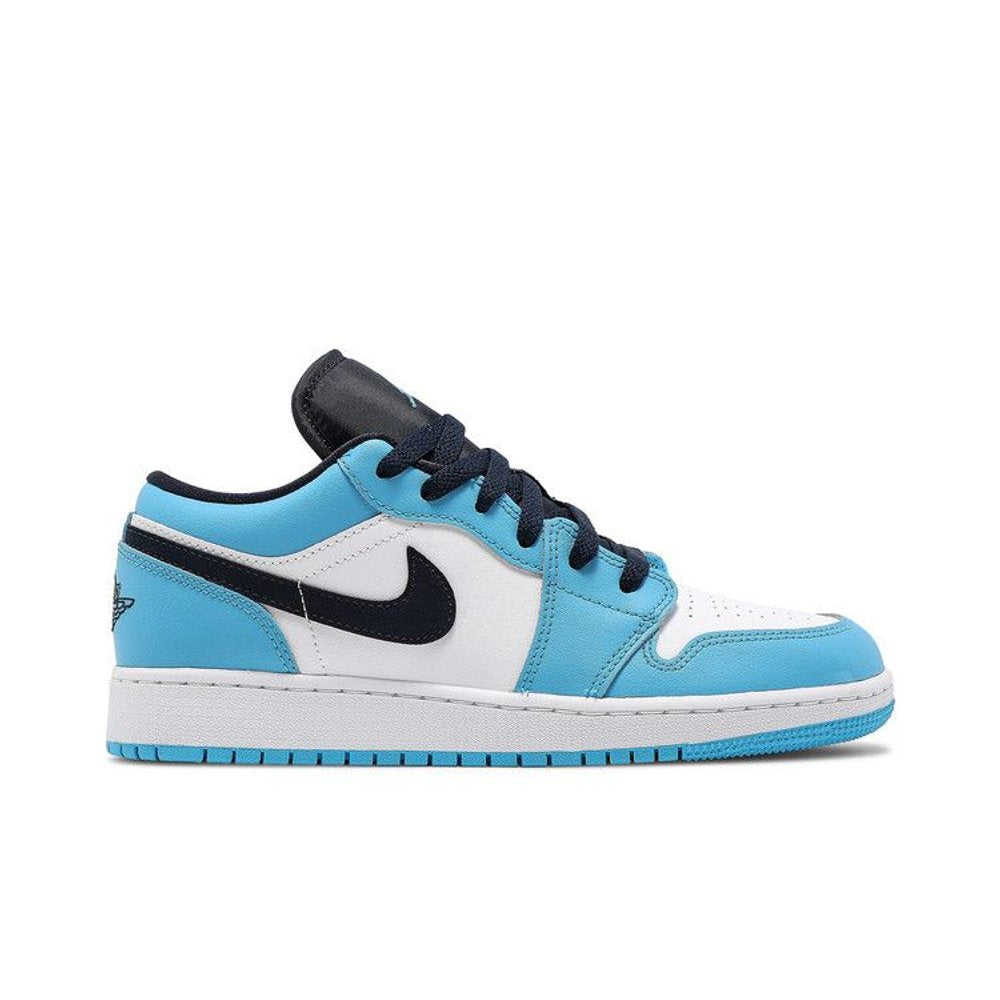 Jordan 1 Low UNC (2021) (GS) – boční pohled | Purekickz