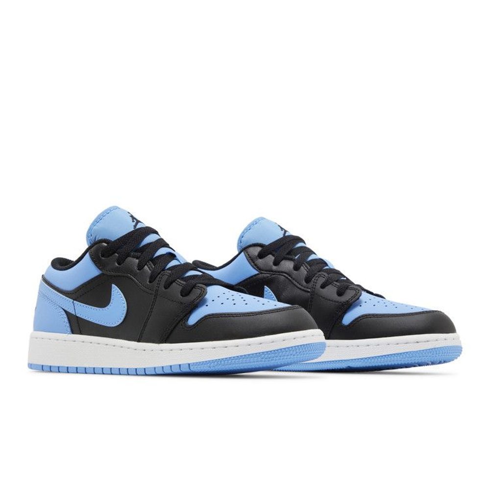 Jordan 1 Low University Blue – lifestyle foto | Purekickz