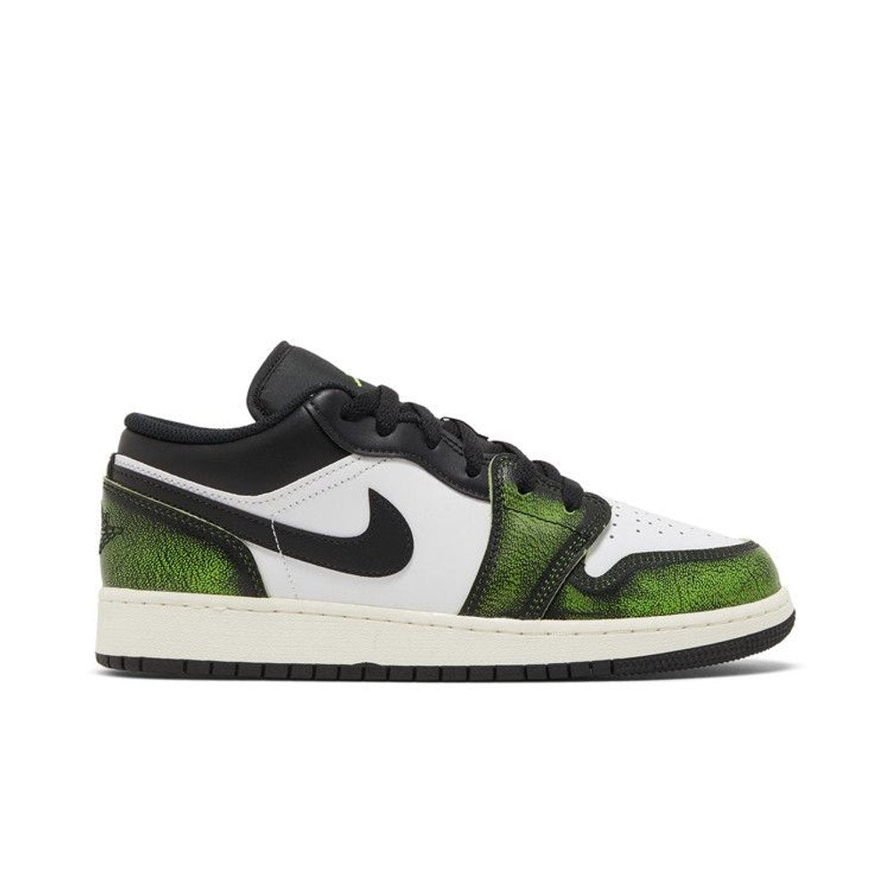 Jordan 1 Low Wear Away Electric Green (GS) – boční pohled | Purekickz