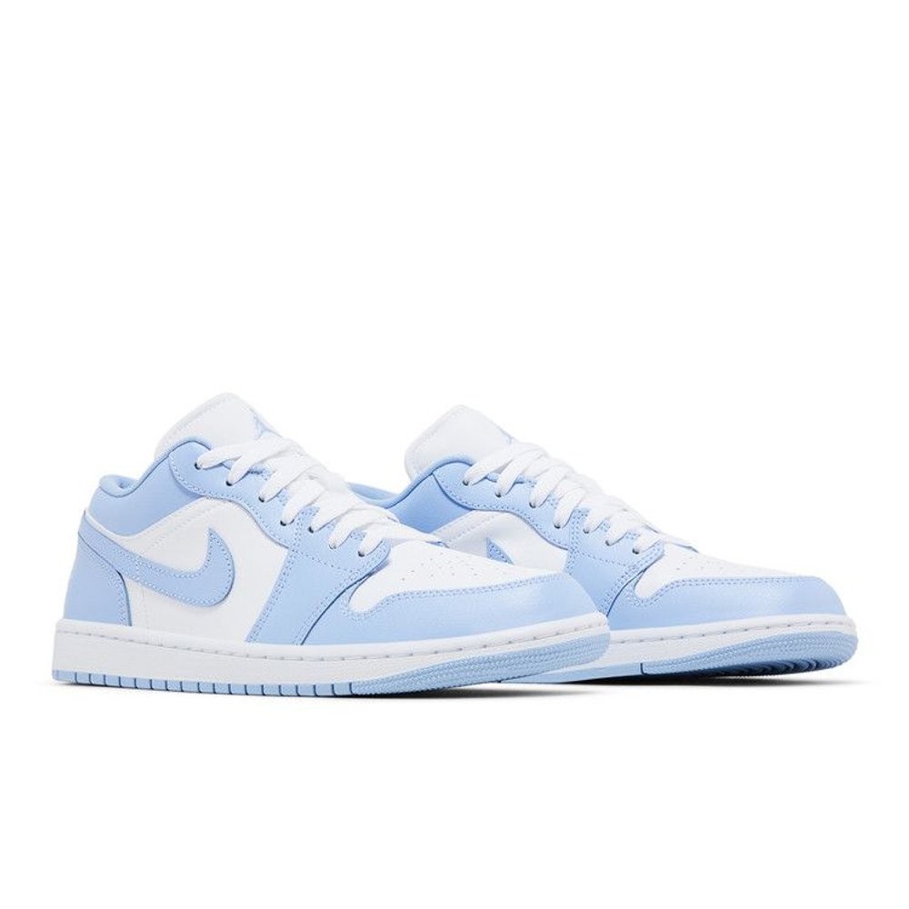 Jordan 1 Low White Aluminum (W) – lifestyle foto | Purekickz