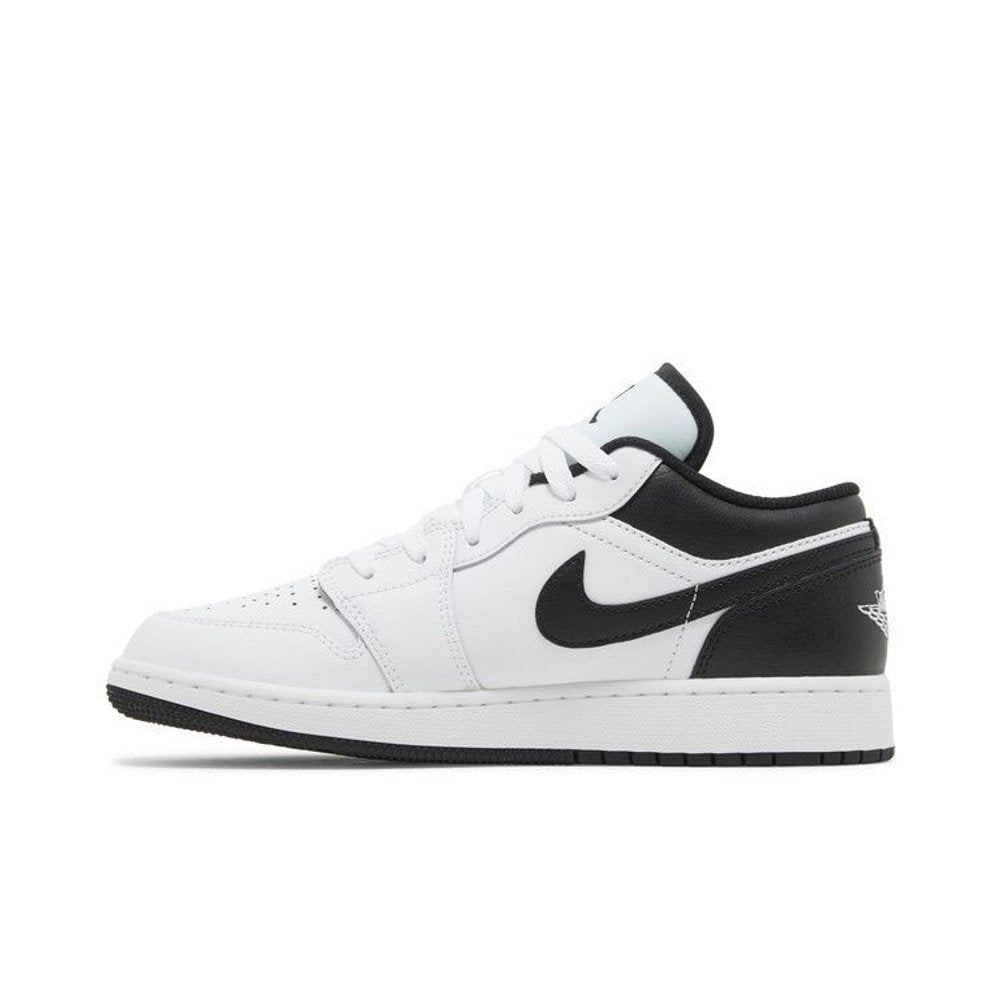 Jordan 1 Low White Black (GS) – hlavní pohled | Purekickz