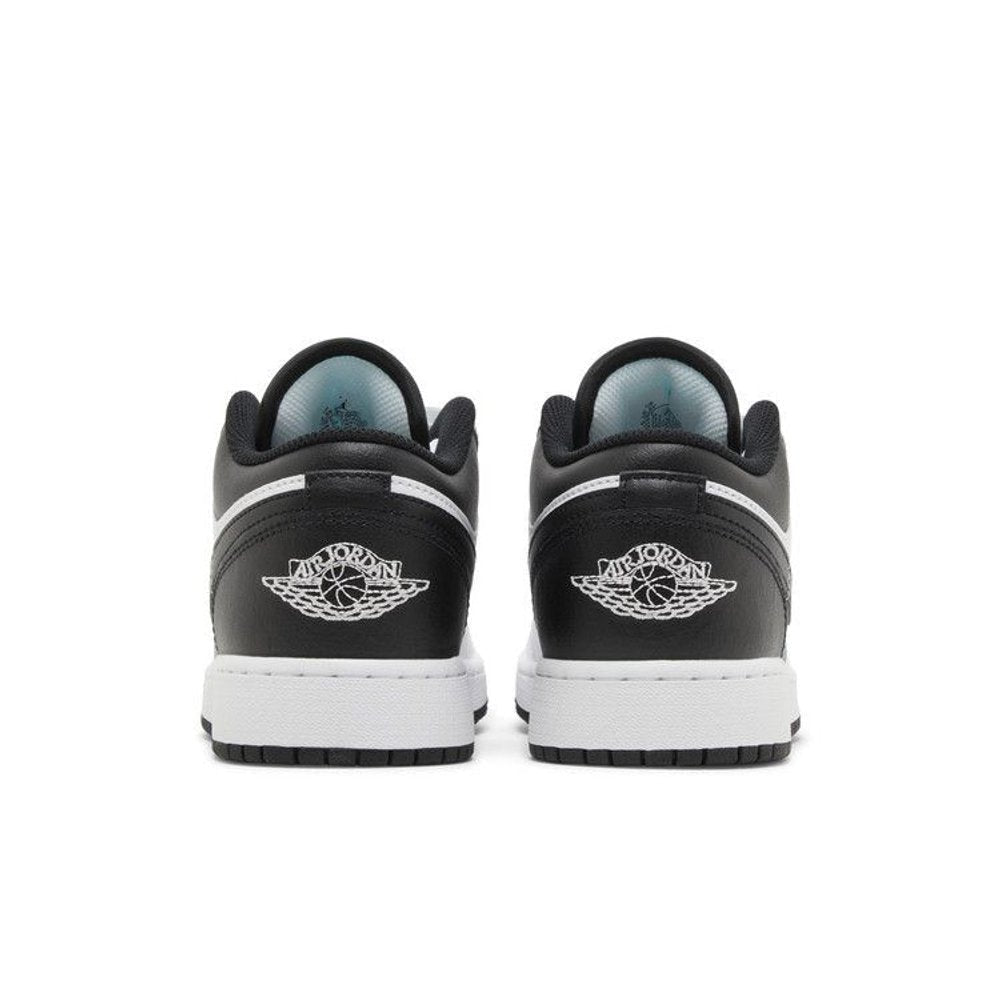 Jordan 1 Low White Black (GS) – pohled shora | Purekickz