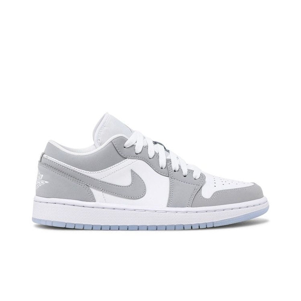 Jordan 1 Low Wolf Grey (W) – boční pohled | Purekickz