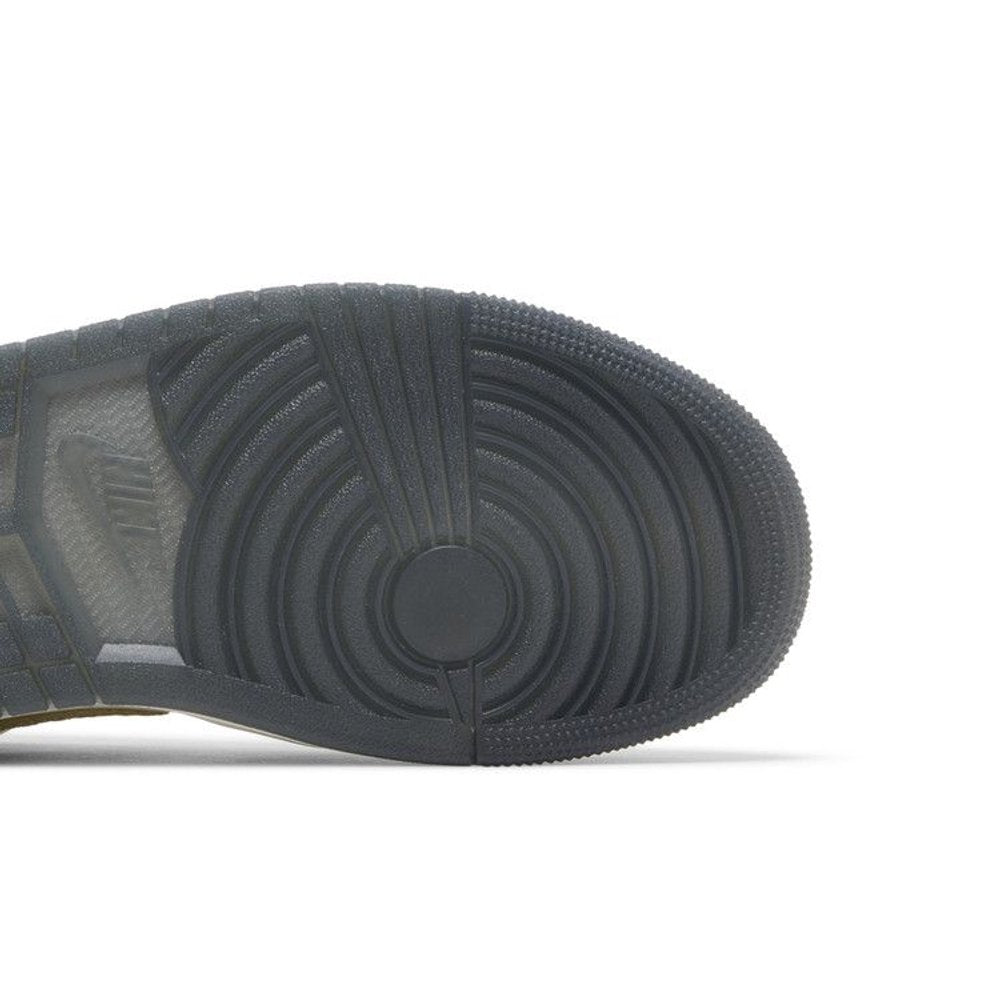 Jordan 1 Low Year of the Dragon (2024) (Women's) – pohled shora | Purekickz