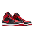 Jordan 1 Mid Alternate Bred (2022) – lifestyle foto | Purekickz