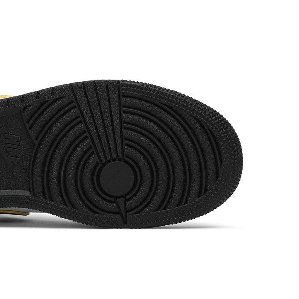 Jordan 1 Mid Alternate Multi-Color (GS) – pohled shora | Purekickz