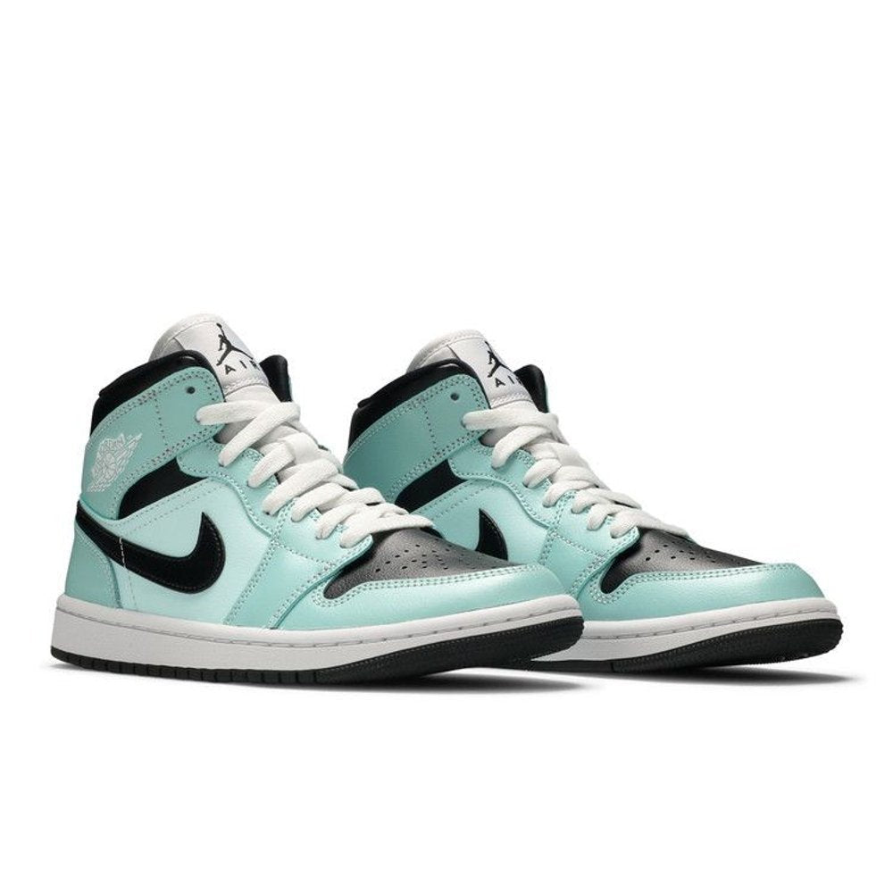 Jordan 1 Mid Aqua Blue Tint – lifestyle foto | Purekickz