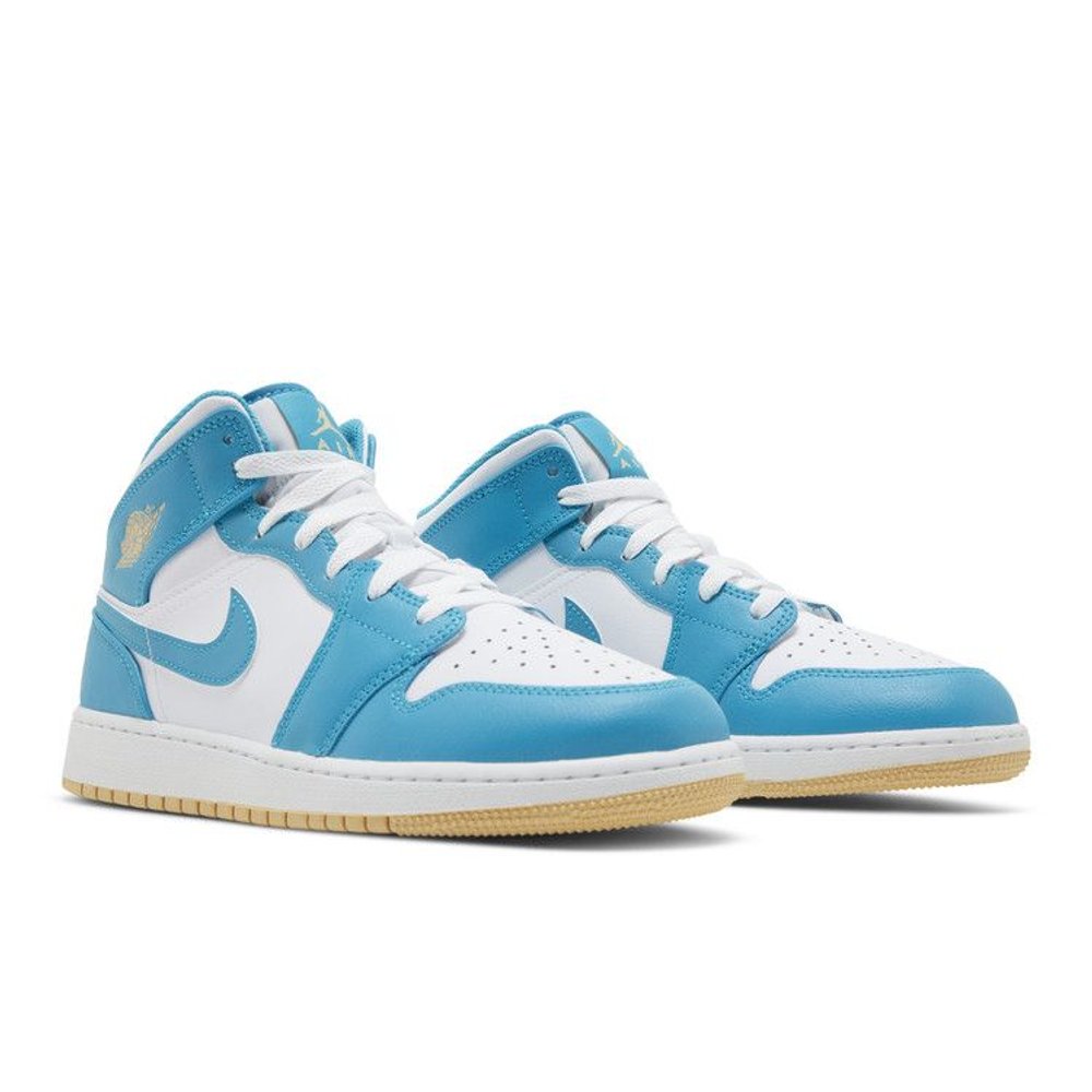 Jordan 1 Mid Aquatone (GS) – lifestyle foto | Purekickz