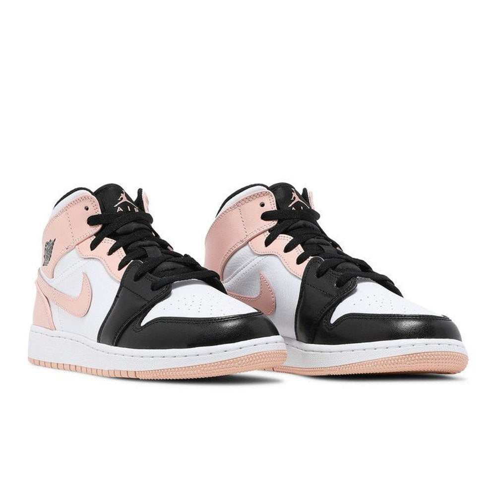 Jordan 1 Mid Arctic Orange Black Toe (GS) – lifestyle foto | Purekickz