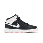 Jordan 1 Mid Arctic Pink Black (GS) – boční pohled | Purekickz