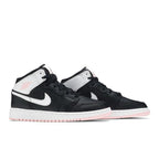 Jordan 1 Mid Arctic Pink Black (GS) – lifestyle foto | Purekickz